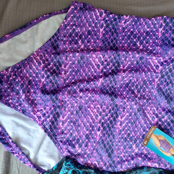 *NWT* 3 Women's One Piece Swimsuits -1 Reebok & 2 Speedo Brand SIZE 18 - Picture 13 of 16